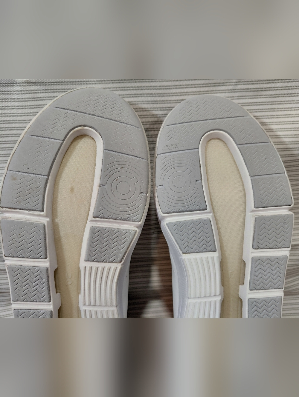 On Rrunning Womens Roger Advantage White Leather & Soft Lilac Everyday Shoe SZ 8 - Picture 10 of 12